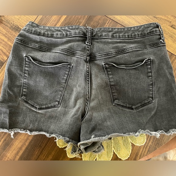 Black distressed denim shorts - Picture 2 of 2